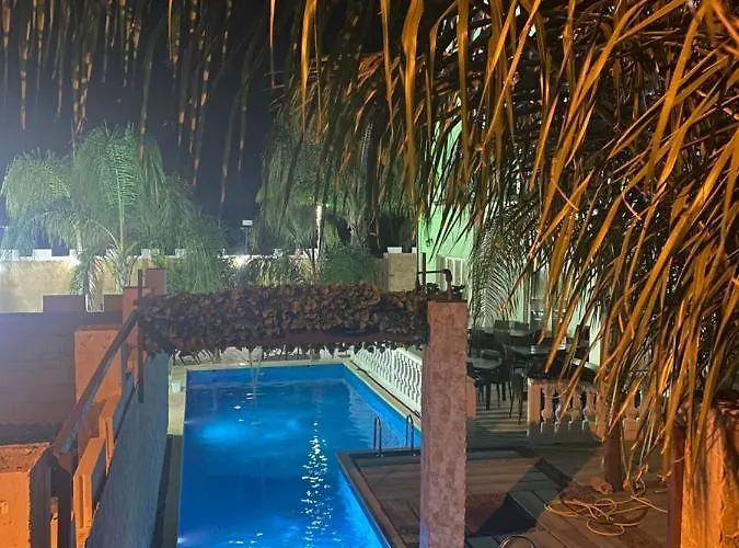 לינה וארוחת בוקר Corte Vena 3*